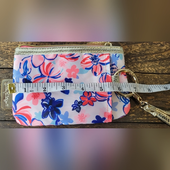 Lilly Pulitzer Wristlet Wallet - Picture 6 of 10
